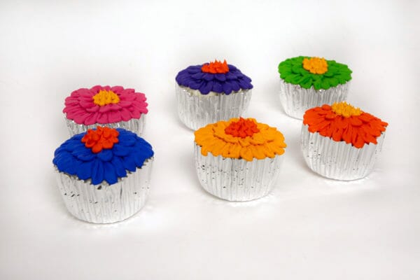 Fake Cupcakes with Daisy Design